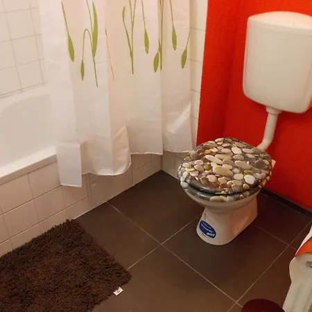 Fewo-rosenheim Im Zentrum Mit Kostenlosem Parkplatz Apartment *